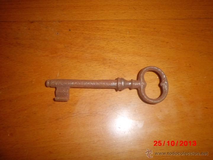 Antig&uuml;edades: LLAVE ANTIGUA DE HIERRO MACIZA - Foto 1