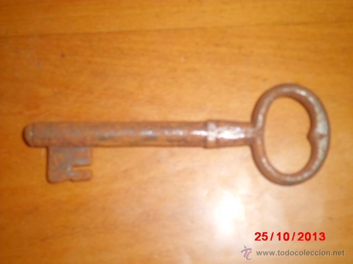Antig&uuml;edades: LLAVE ANTIGUA DE HIERRO MACIZA - Foto 1