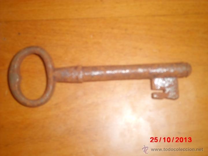 Antig&uuml;edades: LLAVE ANTIGUA DE HIERRO MACIZA - Foto 3