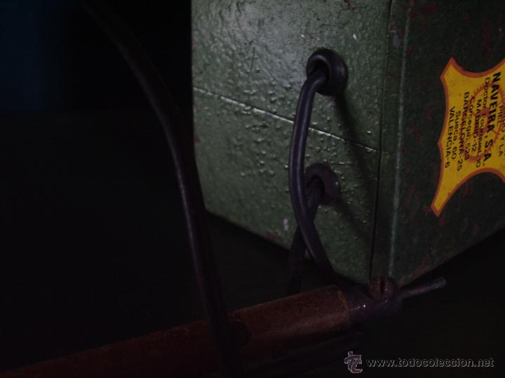 Antig&uuml;edades: Antiguo Aparato para Trabajar la PIEL. - Foto 3