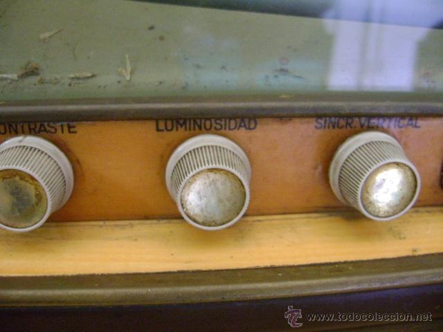 Antig&uuml;edades: Antiguo televisor Invicta, sin comprobar y sin tapa trasera - Foto 2
