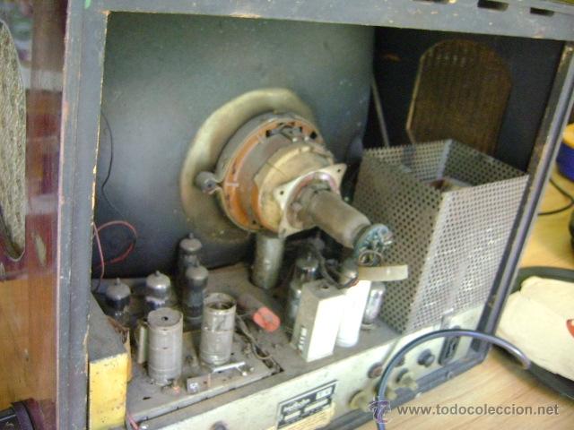 Antig&uuml;edades: Antiguo televisor Invicta, sin comprobar y sin tapa trasera - Foto 7