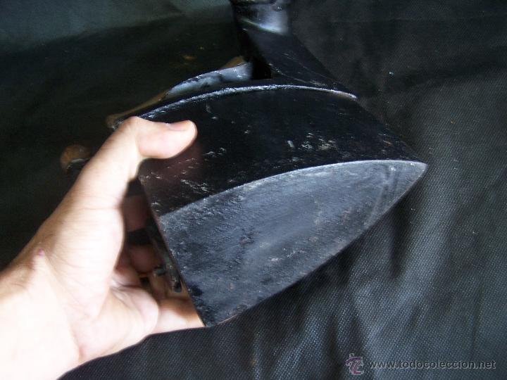 Antig&uuml;edades: Plancha de carbon muy antigua - Foto 6