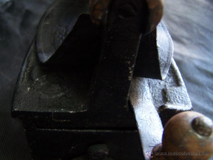 Antig&uuml;edades: Plancha de carbon muy antigua - Foto 16