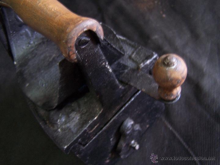 Antig&uuml;edades: Plancha de carbon muy antigua - Foto 20