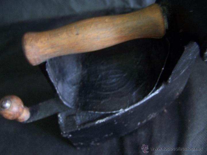 Antig&uuml;edades: Plancha de carbon muy antigua - Foto 21