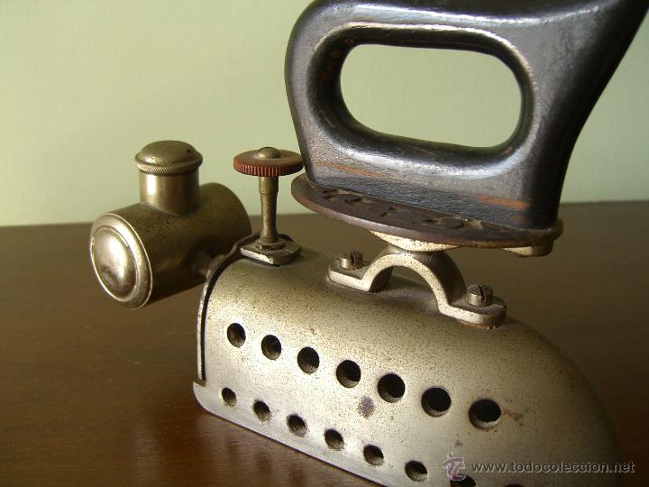 Antig&uuml;edades: Plancha a alcohol. Marca OMEGA - Foto 4