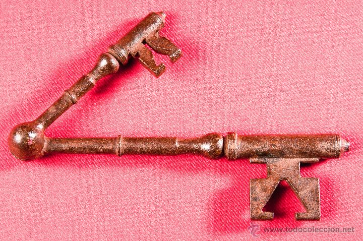 Antig&uuml;edades: LLAVE DE HIERRO FORJADO SIGLO XVIII - Foto 1