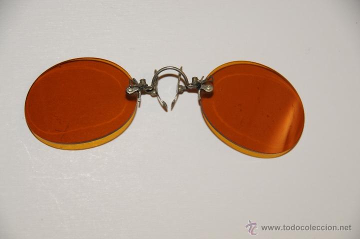 Antig&uuml;edades: ANTIGUAS GAFAS ADAPTABLES A MONTURA PARA SOL