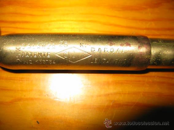 Antig&uuml;edades: bascula de 25kg de carga marca clave esta limpia y funciona - Foto 2