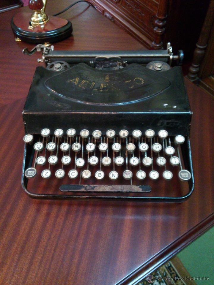 Antig&uuml;edades: M&aacute;quina de escribir ADLER - Foto 1