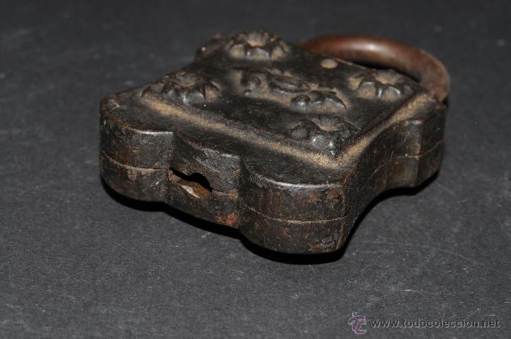 Antig&uuml;edades: ANTIGUO CANDADO EN HIERRO FORJADO - Foto 3