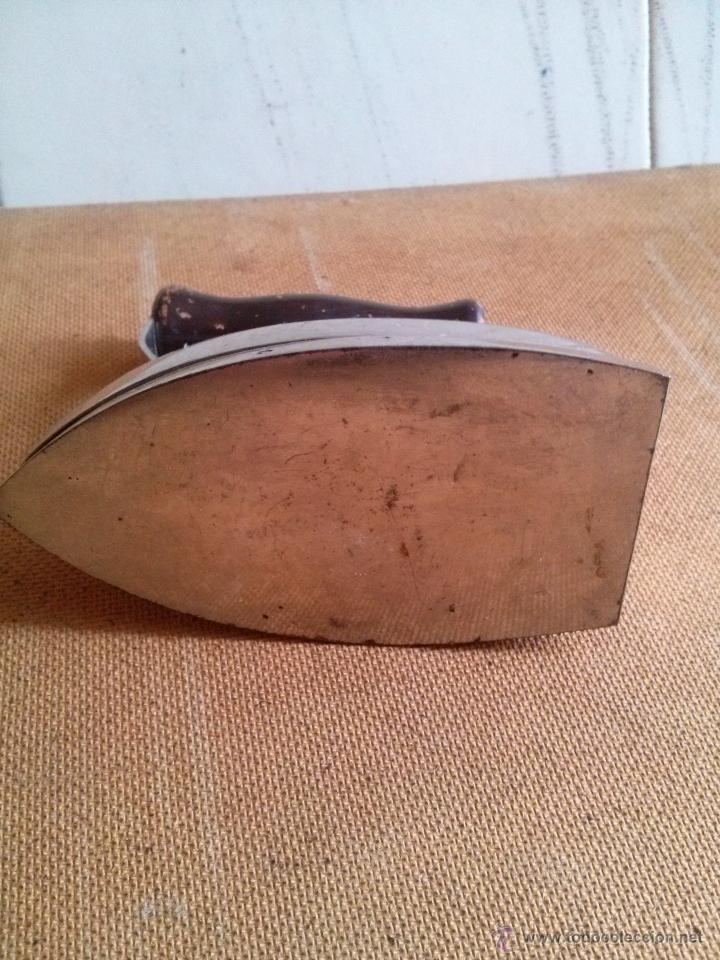 Antig&uuml;edades: ANTIGUA Y PEQUE&Ntilde;A PLANCHA  DE LA MARCA ROCA - Foto 3