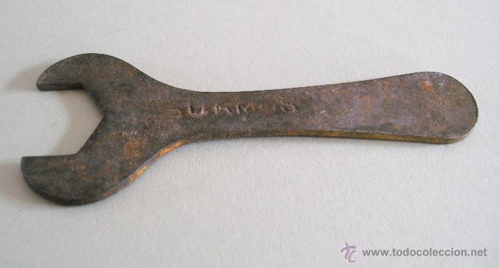 Antig&uuml;edades: llave de tuercas para hornillo burmos (10cm aprox) - Foto 1