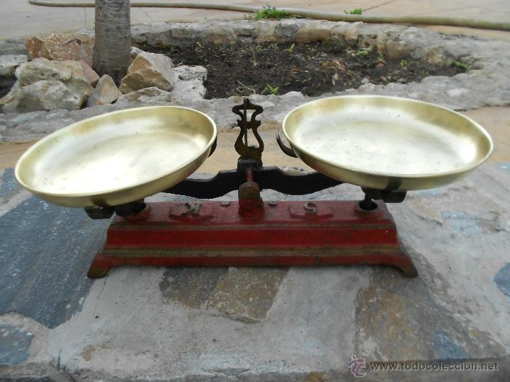 Antig&uuml;edades: ANTIGUA BALANZA DE 5 KILOS - Foto 1