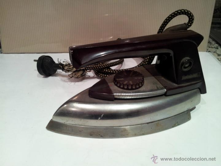 Antig&uuml;edades: antigua plancha electrica - Foto 1