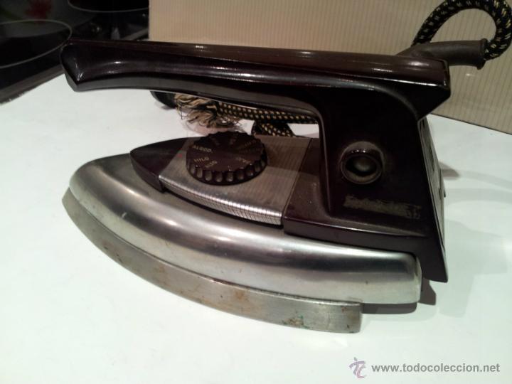 Antig&uuml;edades: antigua plancha electrica - Foto 2