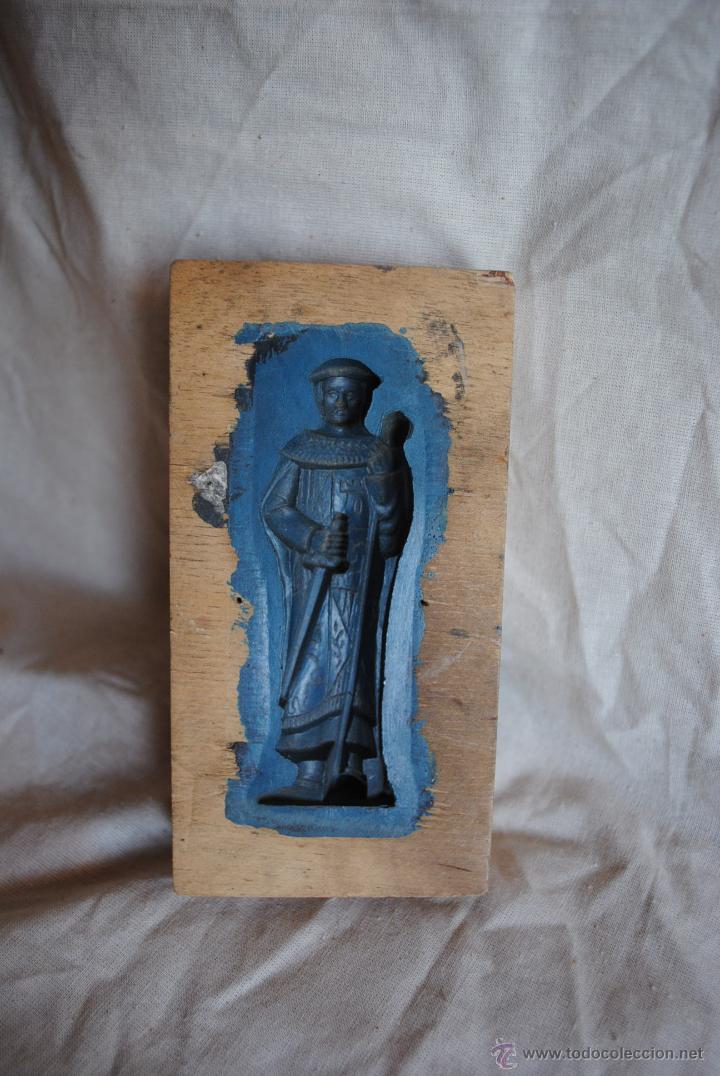 Antig&uuml;edades: 3 Moldes de madera. Caballero medieval + Palacio + Iglesia - Foto 2