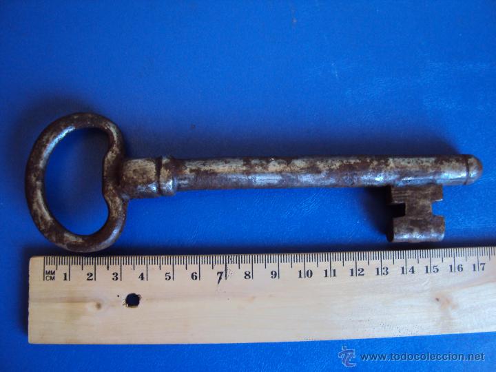 Antig&uuml;edades: (ANT-15)ANTIGUA LLAVE DE FORJA - Foto 2