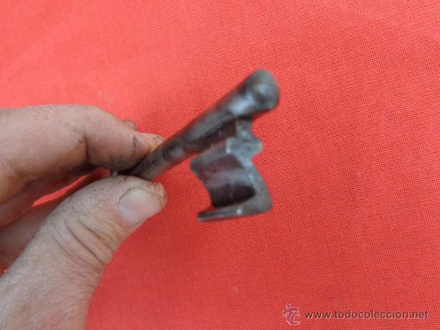 Antig&uuml;edades: Antigua llave maciza de forja LL-146 - Foto 2