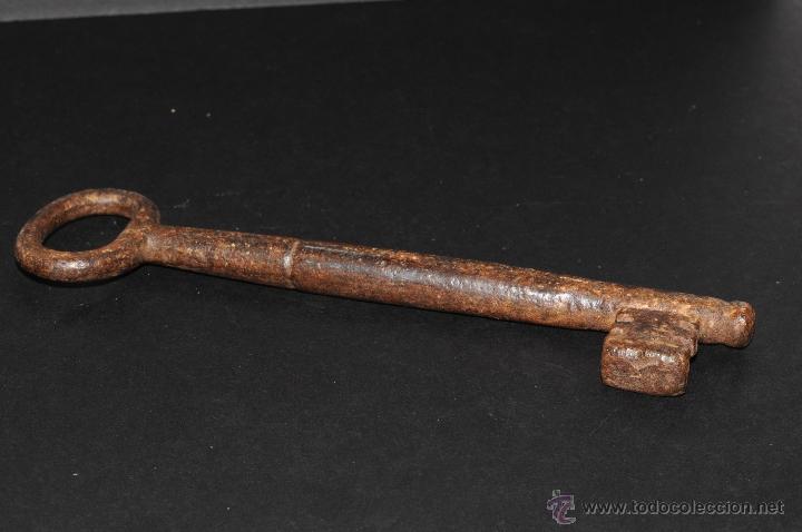 Antig&uuml;edades: ANTIGUA LLAVE EN FORJA SIGLO XIX - Foto 2