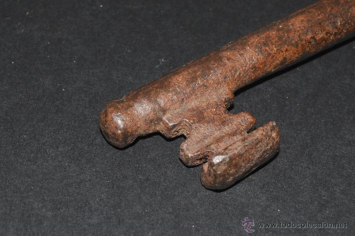 Antig&uuml;edades: ANTIGUA LLAVE EN FORJA SIGLO XIX - Foto 4