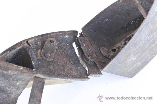 Antig&uuml;edades: Plancha Carb&oacute;n Antigua - Foto 6