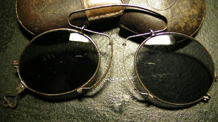 Antig&uuml;edades: GAFAS DE SOL PLEGABLES CON FUNDA DE PIEL - Foto 2