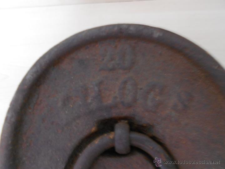 Antig&uuml;edades: ANTIGUA PESA DE 20 KILOS - Foto 2