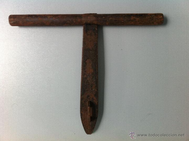 Antig&uuml;edades: ANTIGUO PASADOR CERROJO DE FORJA. 25 CMS. - Foto 2