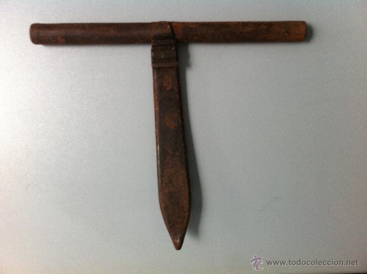 Antig&uuml;edades: ANTIGUO PASADOR CERROJO DE FORJA. 25 CMS. - Foto 3