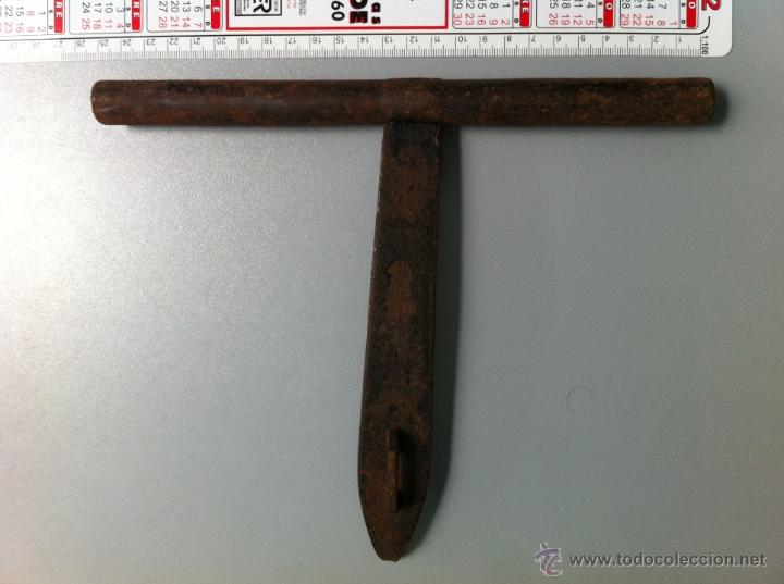 Antig&uuml;edades: ANTIGUO PASADOR CERROJO DE FORJA. 25 CMS. - Foto 5