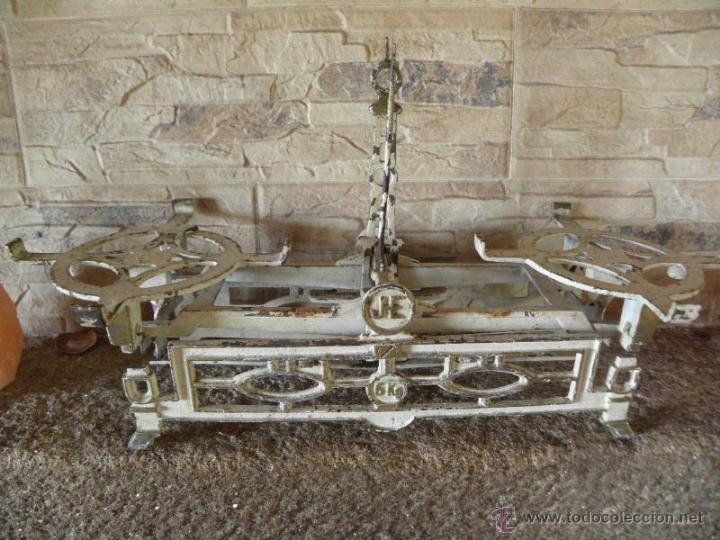 Antig&uuml;edades: Balanza de 5 kg con platos de lat&oacute;n - Foto 2
