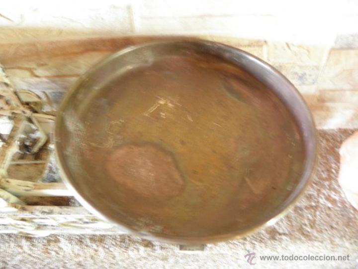Antig&uuml;edades: Balanza de 5 kg con platos de lat&oacute;n - Foto 5