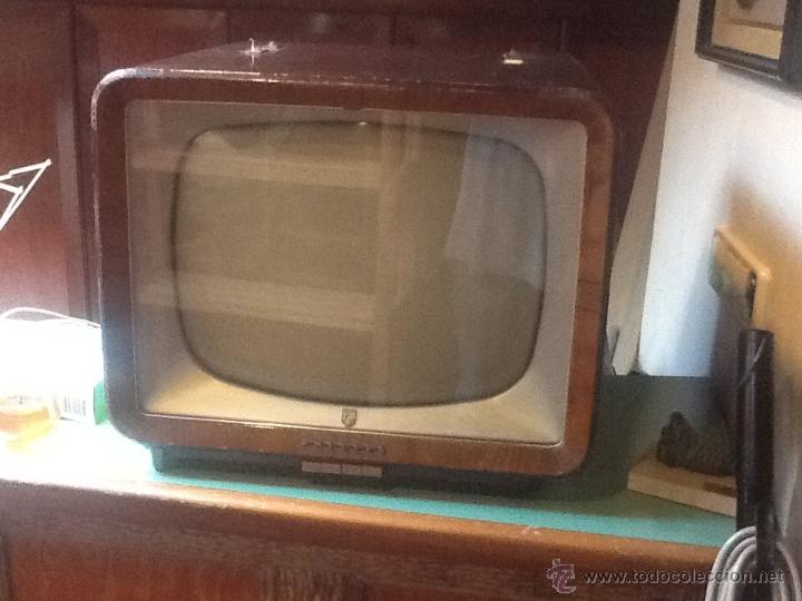 Antig&uuml;edades: Televisor madera philips - Foto 1
