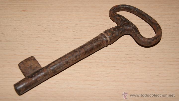 Antig&uuml;edades: Llave antigua de hierro Gran Tama&ntilde;o - Foto 1