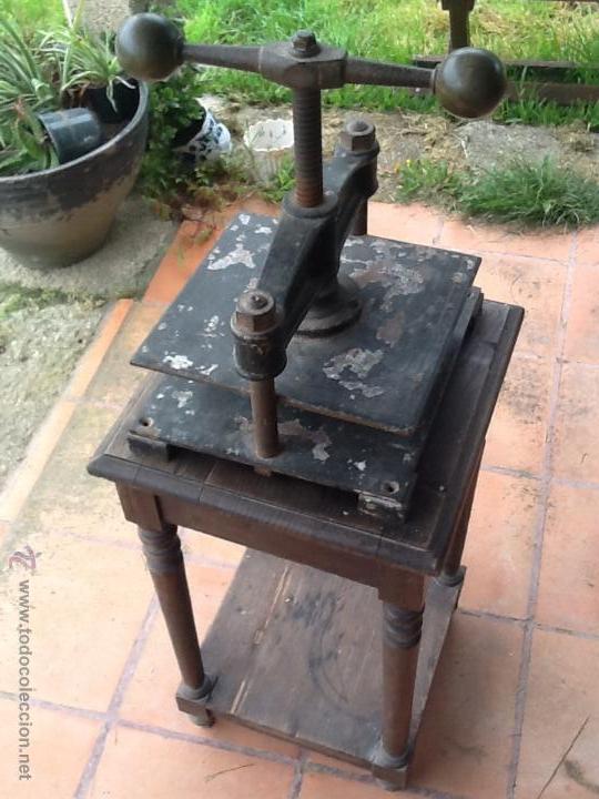 Antig&uuml;edades: PRENSA ANTIGUA CON SU MUEBLE ORIGINAL - Foto 4