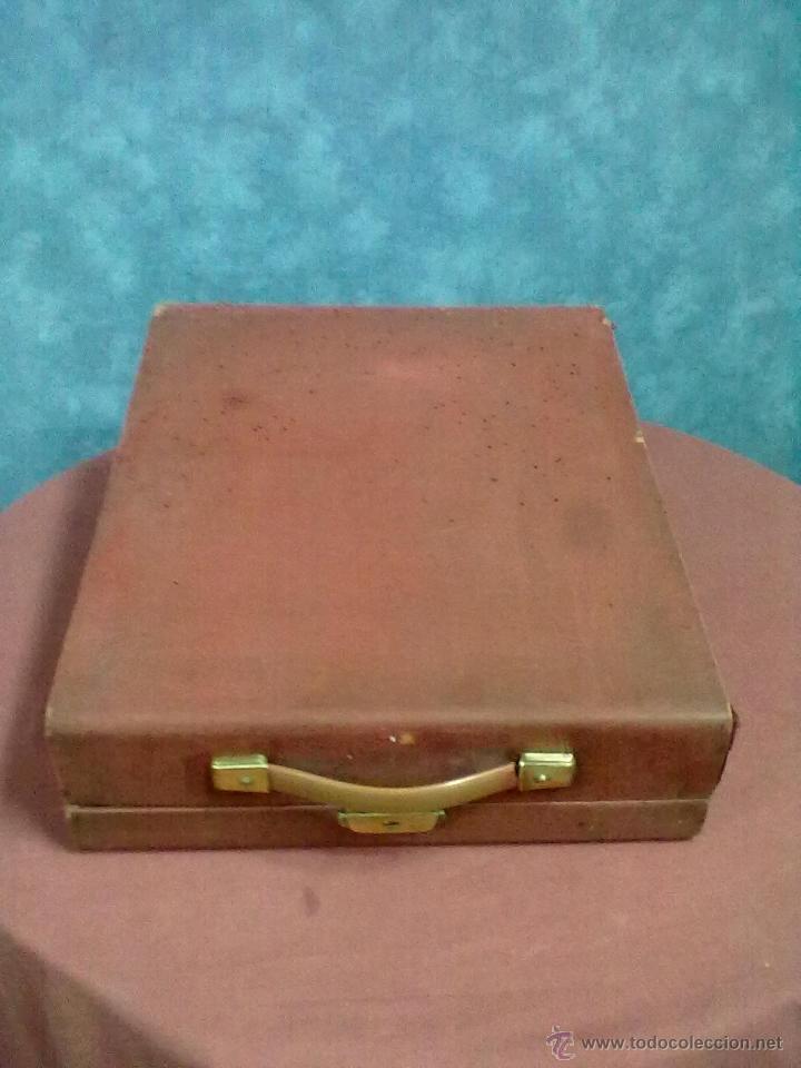 Antig&uuml;edades: MAQUINA DE ESCRIBIR OLIVETTI STUDIO 44 EN SU MALETIN - Foto 2