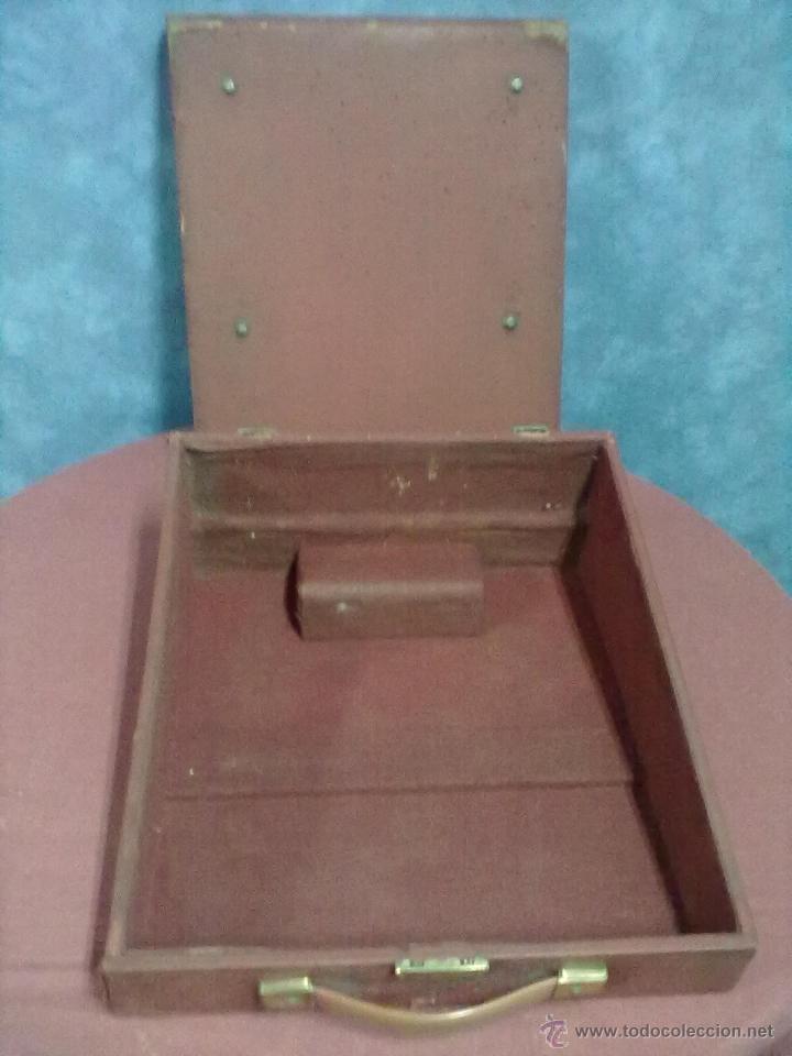 Antig&uuml;edades: MAQUINA DE ESCRIBIR OLIVETTI STUDIO 44 EN SU MALETIN - Foto 5
