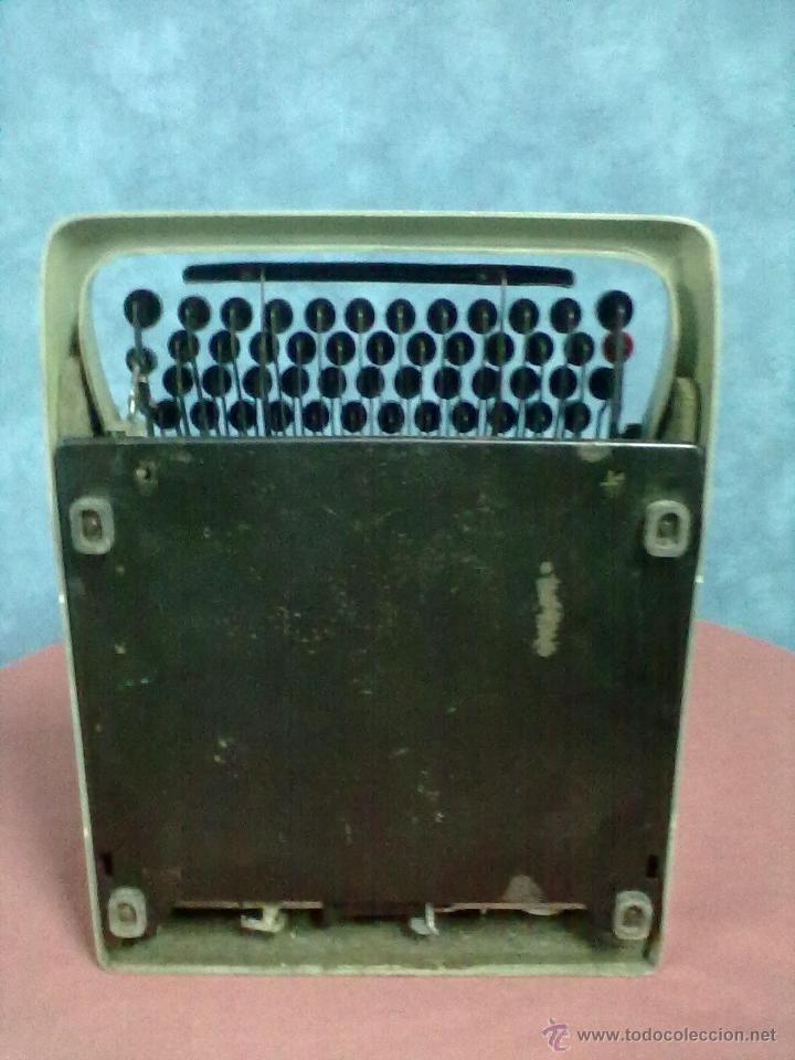 Antig&uuml;edades: MAQUINA DE ESCRIBIR OLIVETTI STUDIO 44 EN SU MALETIN - Foto 6