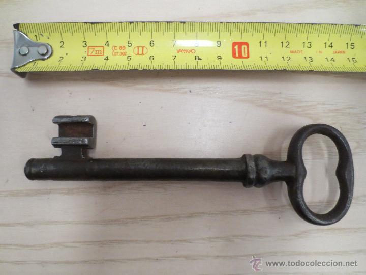 Antig&uuml;edades: antigua llave - Foto 1