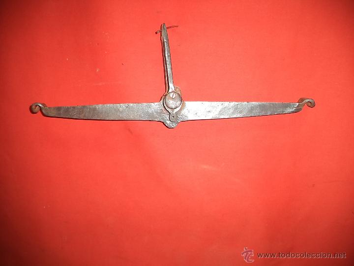 Antig&uuml;edades: ANTIGUA BALANZA DE FORJA - Foto 1