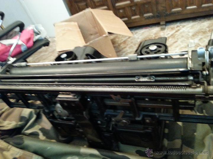 Antig&uuml;edades: Maquina de escribir HISPANO - Foto 3