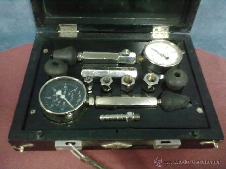 Antig&uuml;edades: CAJA MADERA LACADA EN NEGRO MANOMETROS BAVOX - Foto 1