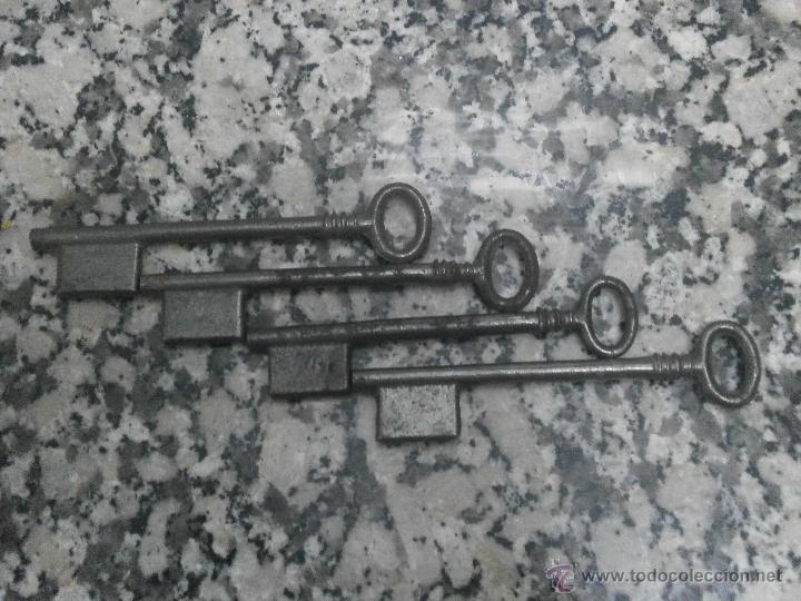 Antig&uuml;edades: 4 ANTIGUAS LLAVES - Foto 1