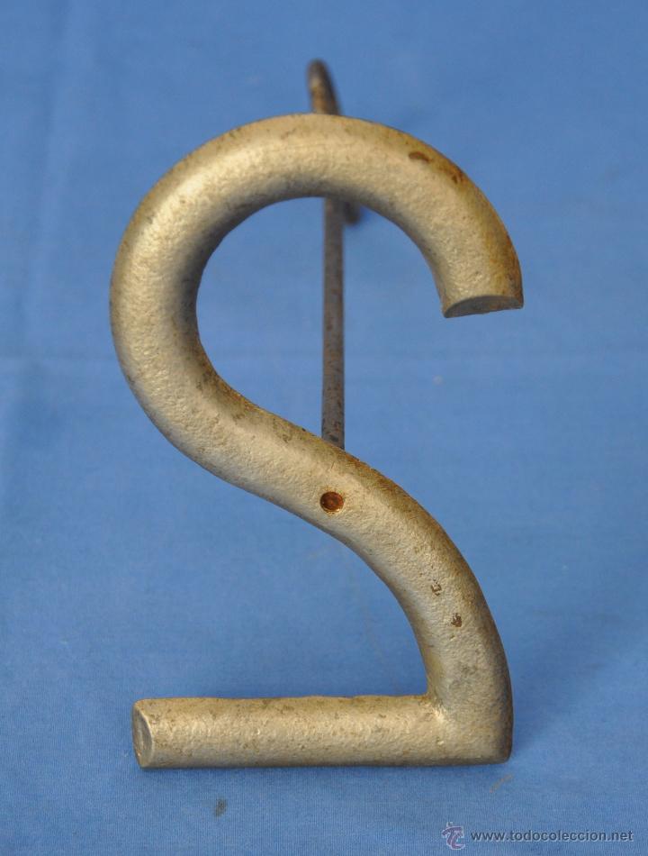 Antig&uuml;edades: Numeros de aluminio. - Foto 3