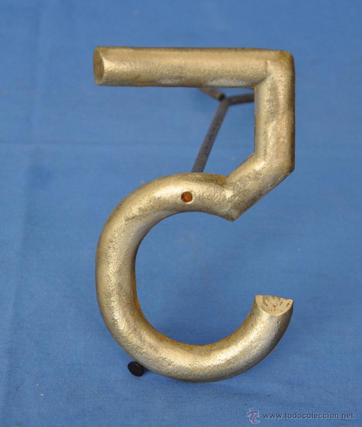 Antig&uuml;edades: Numeros de aluminio. - Foto 6
