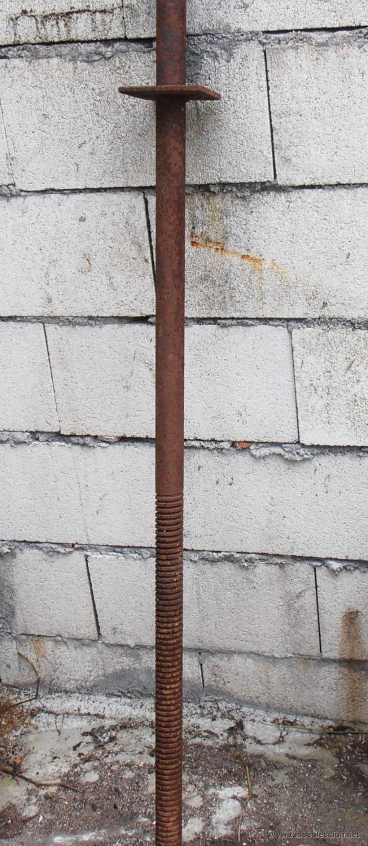 Antig&uuml;edades: TORNILLO, SINFIN DE PRENSA DE LAGAR - Foto 1