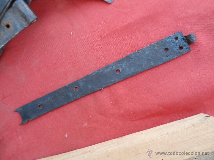 Antig&uuml;edades: Antigua bisagra B-54 - Foto 2