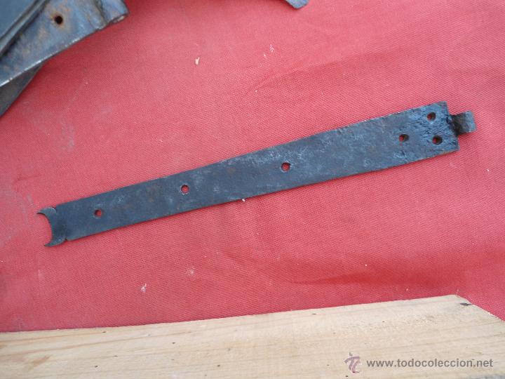 Antig&uuml;edades: Antigua bisagra B-54 - Foto 3